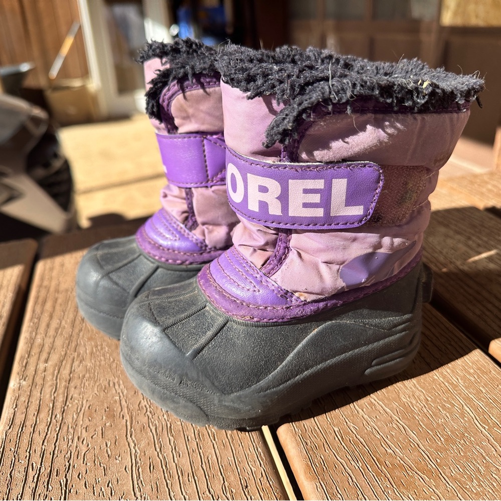 Sorel girls fuzzy boots 7 purple